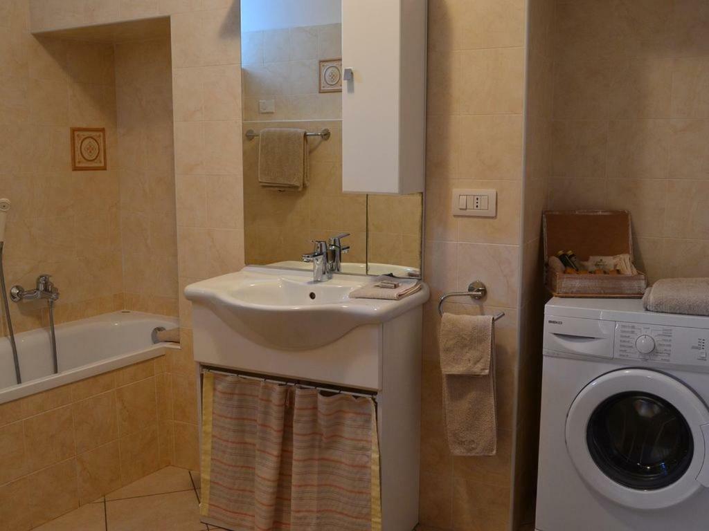 Casa Elisa Apartment เปียตรามูราตา ภายนอก รูปภาพ